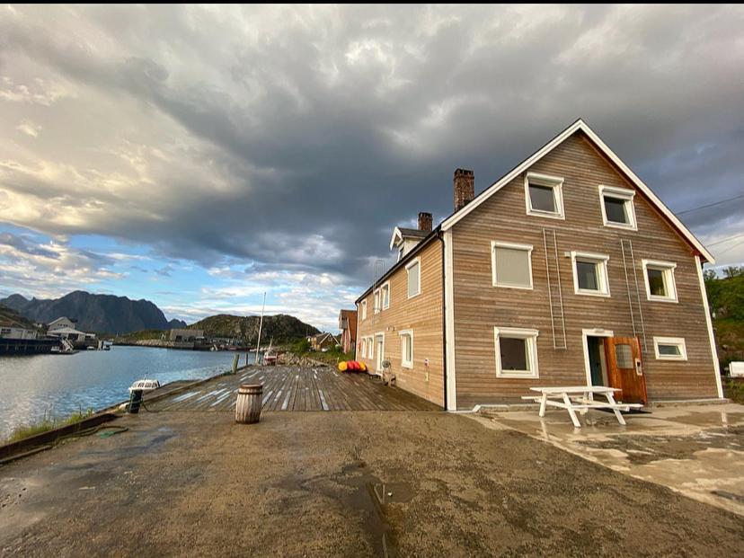 Notnes Midnattsol Guesthouse Skrova Exterior foto