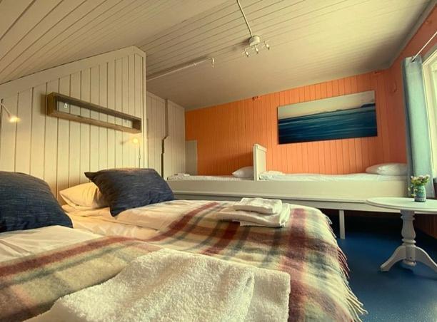 Notnes Midnattsol Guesthouse Skrova Exterior foto